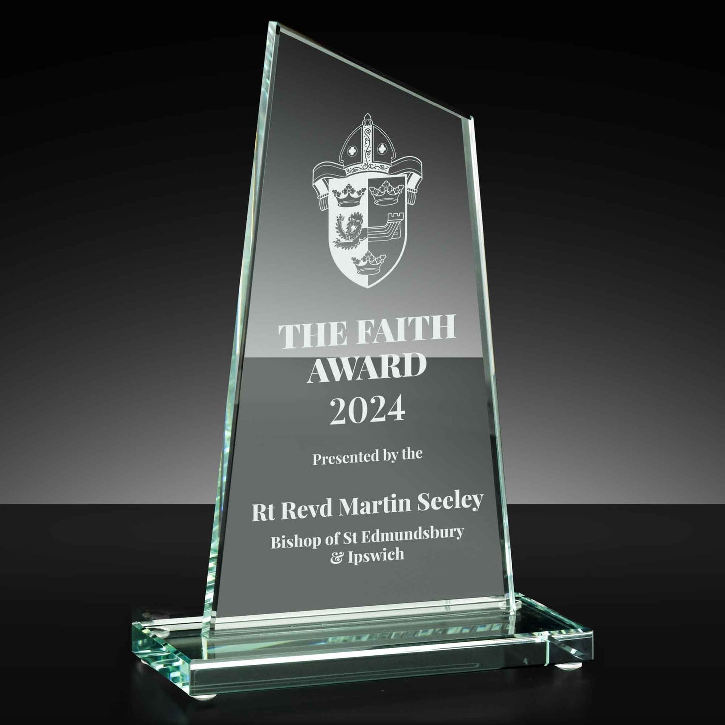 Peaked Jade Glass Award 18cm (7 1/8")